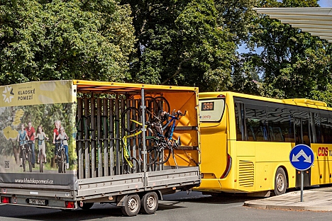 Turistické autobusy s přepravou kol vyjíždějí na konci května
